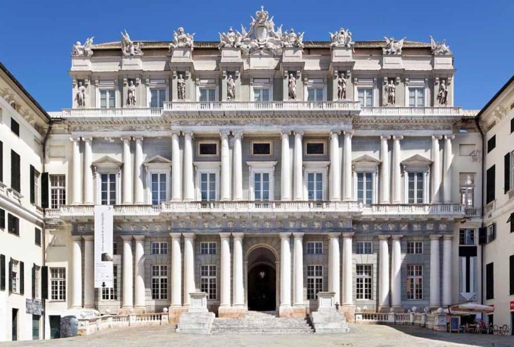 Luminoso Appartamento Nel Cuore Di Genova+Balcone Екстер'єр фото